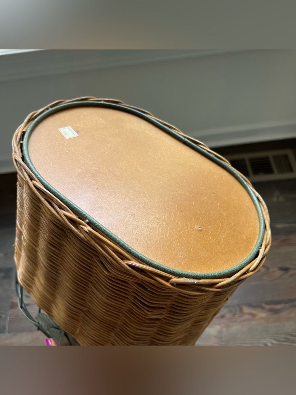 Vintage Wicker and Metal Ivy waste basket 11" x 11" x 7" - Picture 7 of 9